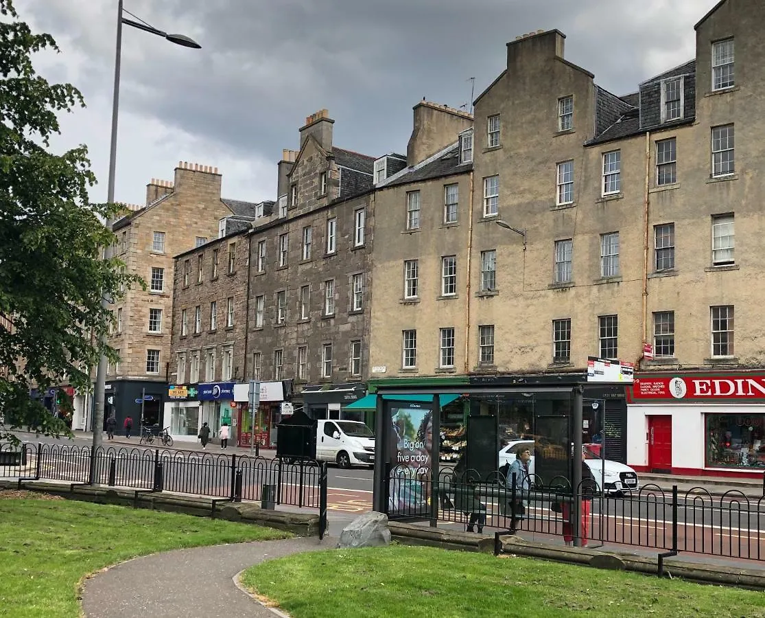 Silver Lining - Quiet St Patrick City Apartment Edinburgh